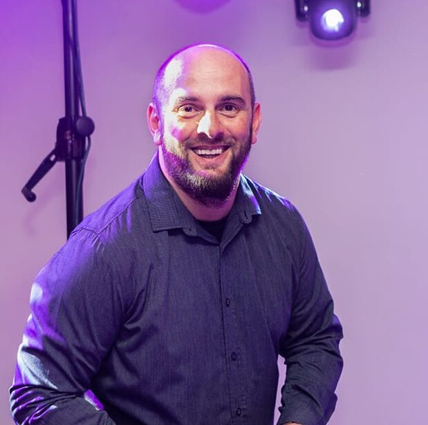 Dj Bomiboy Esküvőn a Dj pultban